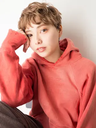 ショート pole/apartment所属・💓パーマ，💗 レイヤーカットのヘアスタイル