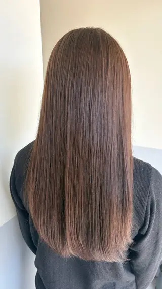 ロング カラー 伊藤 紗優のヘアスタイル