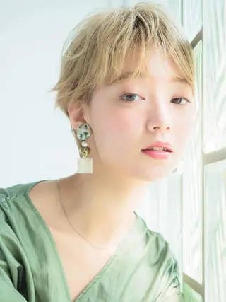 ミディアム カラー パーマ マツエク・マツパ 水口 英里のヘアスタイル