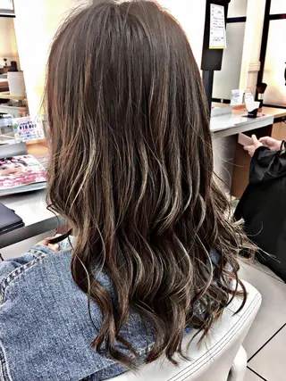 カラー N° jillva ♦️川端裕司♦️のヘアスタイル