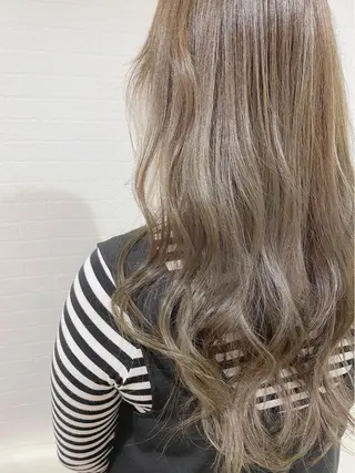 セミロング カラー GRANLUSSO 〜グランルッソ駅前店所属・木口 嘉美のヘアスタイル