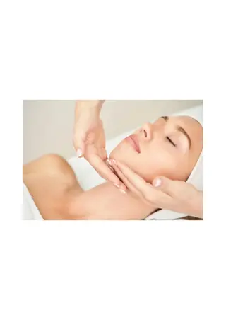 エクラ・ベルファンム所属・MENARDフェイシ ャルサロン【ERI】のエステ・リラクイメージ