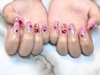 ミディアム ネイリスト シンのネイルデザイン