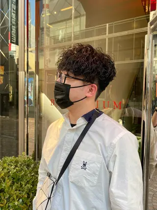 ショート メンズ レイヤー/グレージュ メンズパーマのヘアスタイル