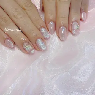 ネイル 𝘙𝘪𝘰𝘯𝘢 ...🕯🤍のネイルデザイン