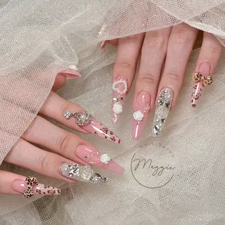 ネイル Maggie Nail🦩のネイルデザイン