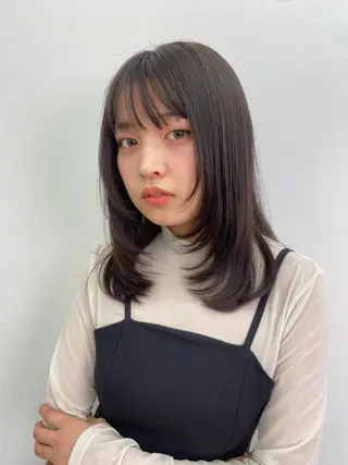 セミロング 飯ヶ谷 成海のヘアスタイル