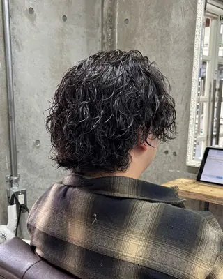 ミディアム パーマ メンズ homme, famille raugh【オム・ファミーユ・ラグ】所属・【メンズ特化】パーマ /マッシュ/たいちのヘアスタイル