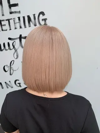 ショート カラー 小笠原 菜緒のヘアスタイル