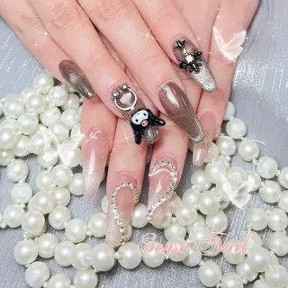 ネイル ロング 🦋 Queenieのネイルデザイン