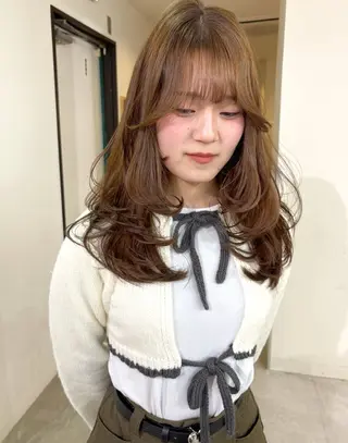 ロング カラー mizuki/ピンク ベージュ.レイヤーのヘアスタイル