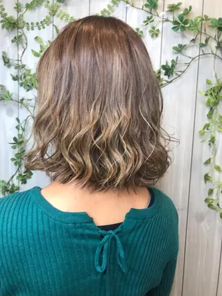 ショート カラー 島袋 ナオユキのヘアスタイル