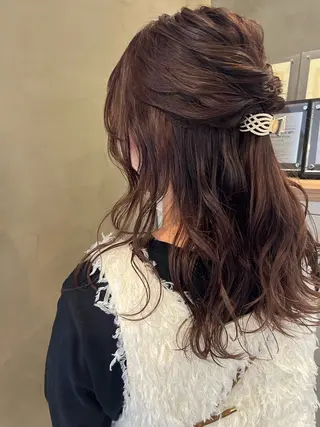 セミロング 東村 桃花のヘアスタイル