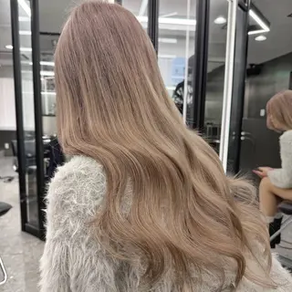 ロング カラー シールエクステ特化 ハイトーン、NANAのヘアスタイル