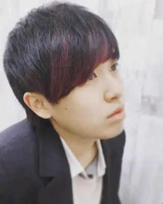 ショート カラー Drei.B.（ドライヴ）所属・ヨシダ アズサのヘアスタイル