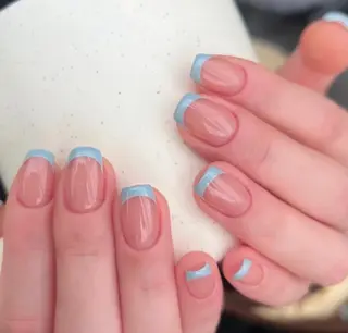 ネイル pink ladyサロン所属・べ にのネイルデザイン