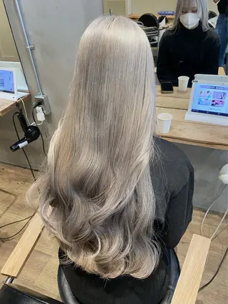 ロング 井上 麻帆のヘアスタイル