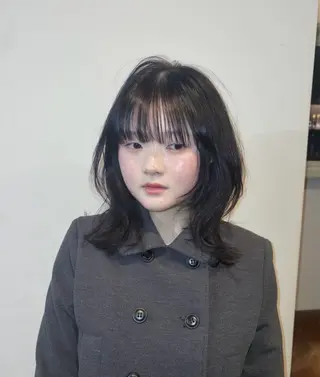 ミディアム フェミニン/ 透明感カラー/ナツミのヘアスタイル