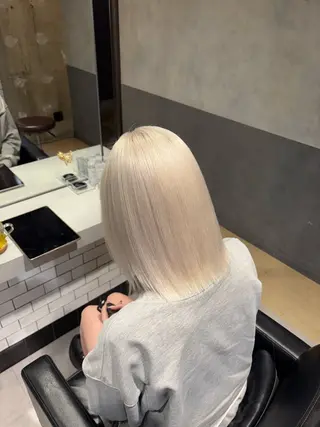 ミディアム ハイトーンエフェクト ブリーチいち丸のヘアスタイル