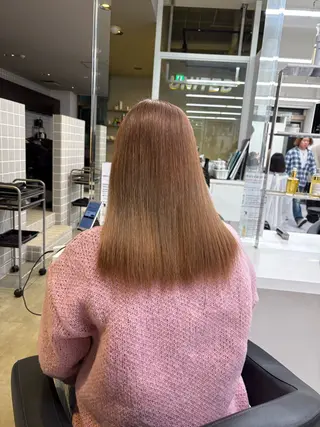 カラー ベージュ／ブラウン/ ナチュラルレイヤーのヘアスタイル