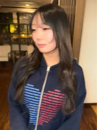 ロング カラー 髪質改善ｶﾗｰ ｹｱﾌﾞﾘｰﾁ/ﾀﾑのヘアスタイル