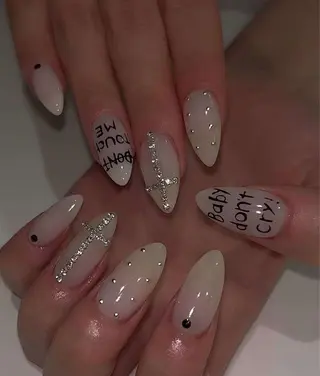 ネイル 相沢 さやかのネイルデザイン