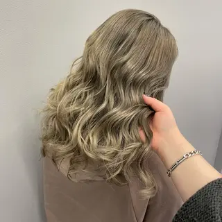 ロング カラー piLLon/ RYUKAのヘアスタイル