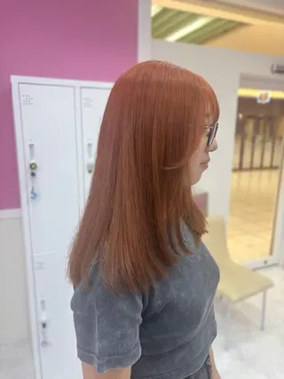 セミロング カラー 伊藤 綾のヘアスタイル