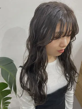 ロング カラー ヘアアレンジ 暗髪カラー🫐パーマ おくだりんかのヘアスタイル