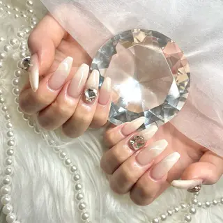 ネイル Maggie ✴︎Aliceのネイルデザイン