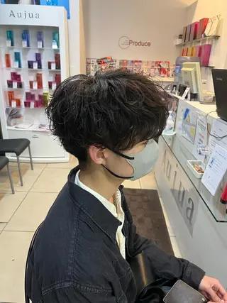 ミディアム パーマ メンズ 韓国風メンズ/毛流れ ヘアなら須田龍世のヘアスタイル