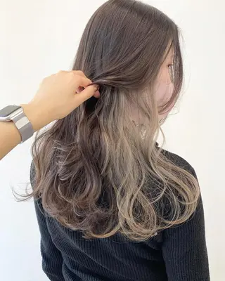 ミディアム カラー ヘアアレンジ 🦄インナーカラー 🦄貫井彩花のヘアスタイル