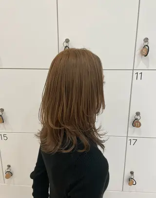 ミディアム 久保田 優菜のヘアスタイル