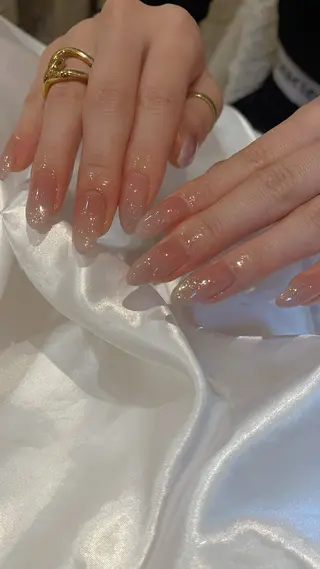 ネイル 𝘙𝘪𝘰𝘯𝘢 ...🕯🤍のネイルデザイン