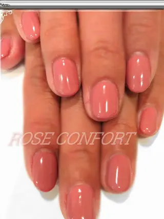 ネイル エステとネイル ローズコンフォートのネイルデザイン