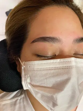 アイブロウ MATIZ ヒサヤマのヘアスタイル