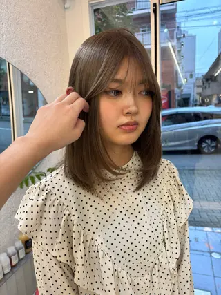セミロング リン🔔ボブ cut ベージュカラー🤎のヘアスタイル