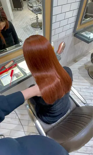 セミロング カラー 山内 愛可のヘアスタイル