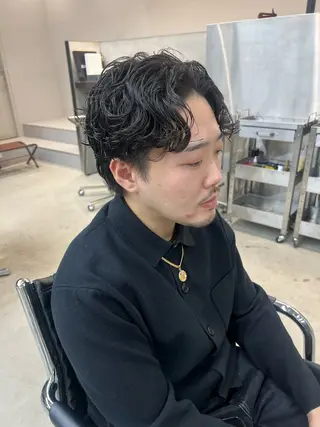 パーマ 吉沢遣人/レイヤー 艶カラー/抜け感のヘアスタイル