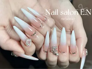 ネイル E.N🦋 長さ出し/持ち込みのネイルデザイン