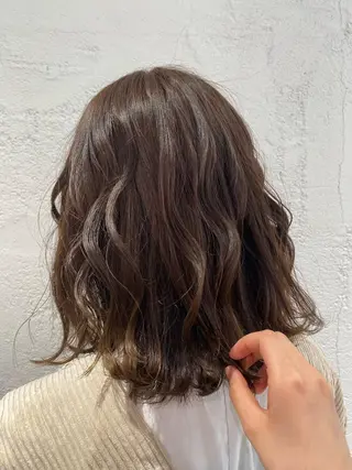 ミディアム カラー ベージュ/アレンジ /横浜/杉本千夏のヘアスタイル