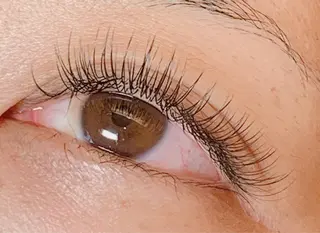 マツエク・マツパ Uni.Lash【ユニラッシュ】所属・内田 有華のマツエク・マツパデザイン