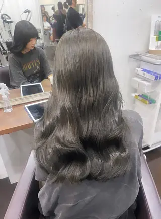 ロング 難波 茜のヘアスタイル