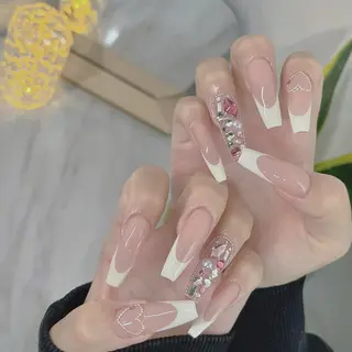 ネイル NEO Beauty Salon所属・𝐍𝐄𝐎 𝐉𝐔𝐑𝐈のネイルデザイン