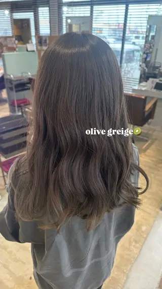 ロング カラー 坂庭 美夢のヘアスタイル