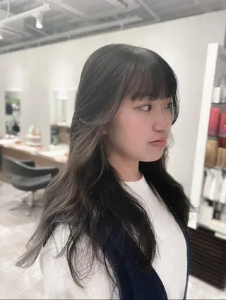 ロング 服部 真希のヘアスタイル