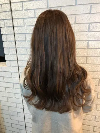 ロング 艶カラー🩵💛 NANAのヘアスタイル