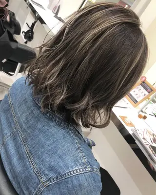 ミディアム 岸 保奈美のヘアスタイル