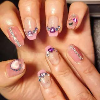 ネイル RUNWAY 　　の眉毛・アイブロウイメージ