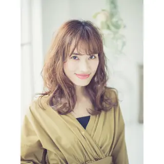 ミディアム パーマ (スタイリスト)牧 好美のヘアスタイル